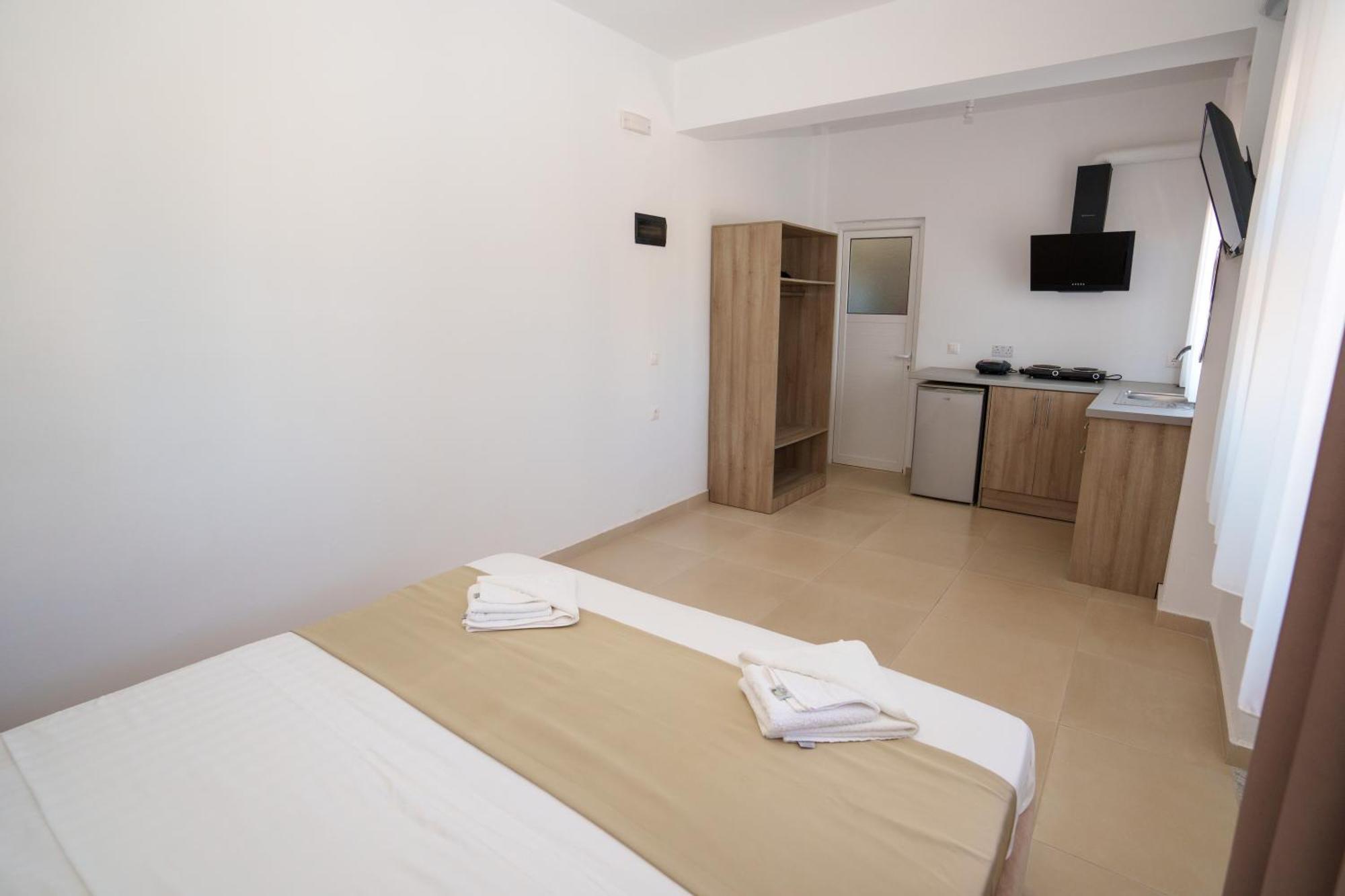 Near The Sea Apartments Nano Ksamil Exterior photo